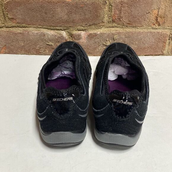 Skechers Black Relaxed Fit Weekender Women's Slip-On Sneaker Size 6.5 NEW - Picture 4 of 8